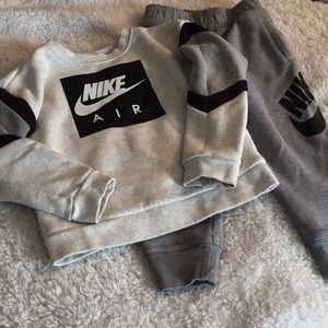 Nike Cream/Gray/ Black Jogger Set- Great Shape!